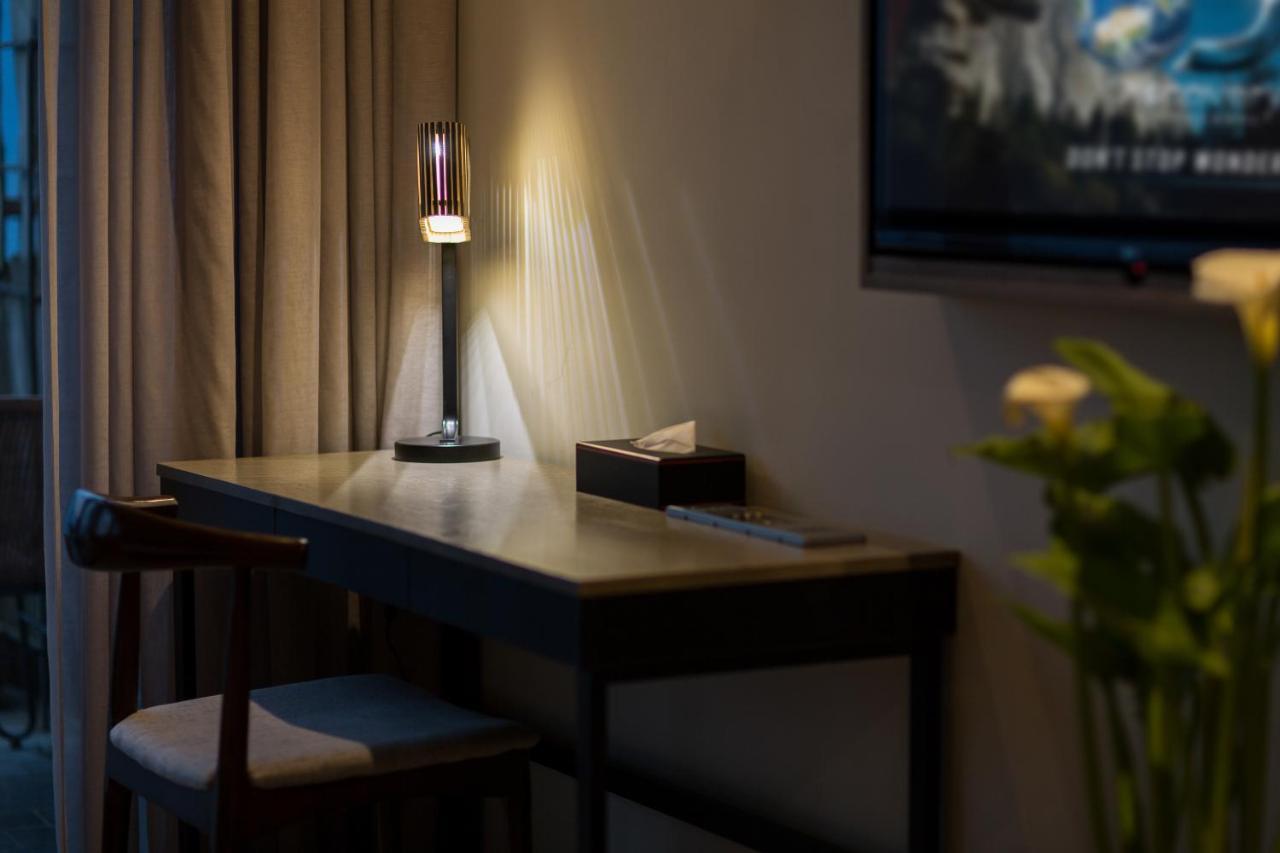 パオス サパ レジャー ホテル エクステリア 写真 A table lamp